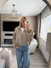 Load image into Gallery viewer, JULES TAUPE BUBBLE HEM LIGHTWEIGHT JACKET