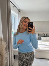 Load image into Gallery viewer, ELLA BLUE SOFT TOUCH FINE KNIT JUMPER
