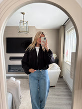 Load image into Gallery viewer, JULES BLACK BUBBLE HEM LIGHTWEIGHT JACKET