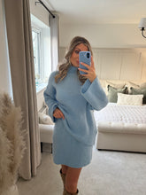 Load image into Gallery viewer, AMELIA BLUE KNIT SKIRT AND JUMPER COORD