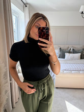 Load image into Gallery viewer, FREYA BLACK MOCK NECK SHORT SLEEVE BASIC TOP