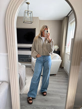 Load image into Gallery viewer, JULES TAUPE BUBBLE HEM LIGHTWEIGHT JACKET