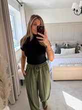 Load image into Gallery viewer, FREYA BLACK MOCK NECK SHORT SLEEVE BASIC TOP