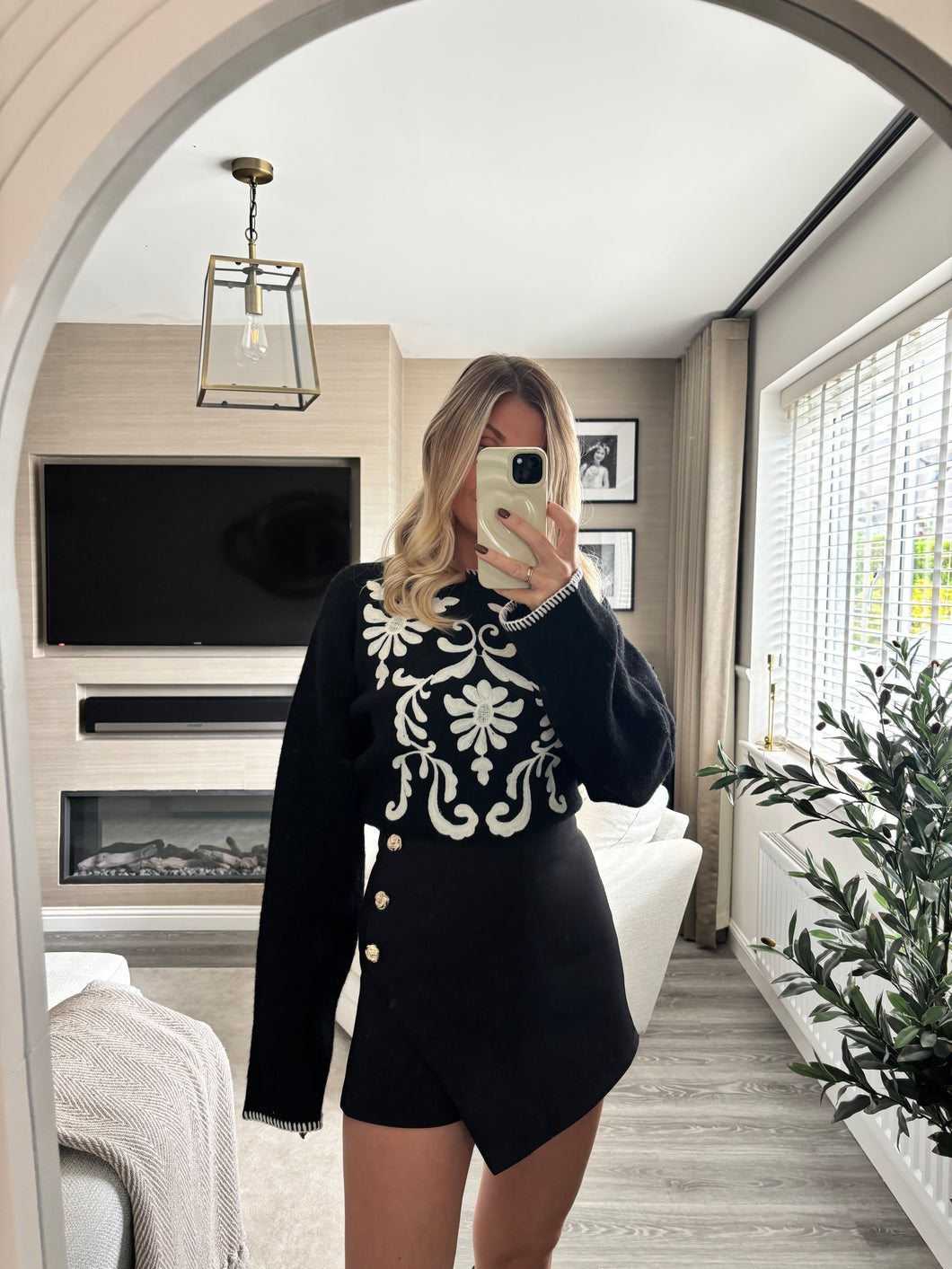 VANESSA BLACK CREAM EMBROIDERED KNIT JUMPER