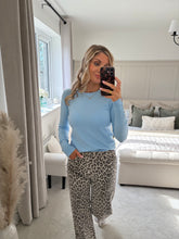 Load image into Gallery viewer, ELLA BLUE SOFT TOUCH FINE KNIT JUMPER