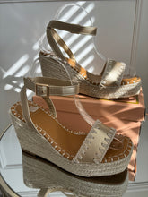 Load image into Gallery viewer, LUCIA GOLD STITCH DETAIL WEDGES