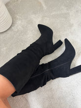 Load image into Gallery viewer, DEE BLACK GATHERED KNEE HIGH BOOTS