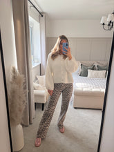 Load image into Gallery viewer, QUINN LEOPARD PRINT STRAIGHT LEG JEANS