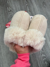 Load image into Gallery viewer, SOFIE BEIGE FLUFFY SLIPPERS
