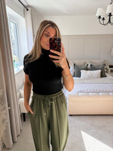 Load image into Gallery viewer, FREYA BLACK MOCK NECK SHORT SLEEVE BASIC TOP