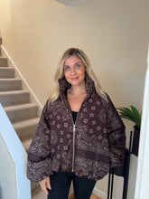 Load image into Gallery viewer, MELANIE BROWN PAISLEY PRINT PUFFER JACKET
