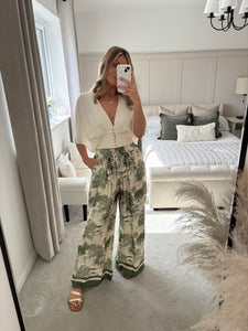 ISLA KHAKI JUNGLE JUNGLE PRINT TROUSERS