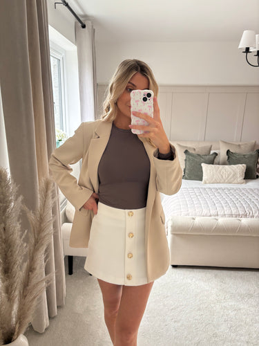 VALERIE WHITE BUTTON FRONT SKORT